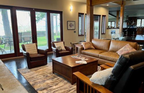 Poulsbo House | Puget Sound Orca Retreat