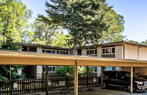 North End Condo | Puget Sound View 2 Baths Best Area WD Jacuzzi Bath