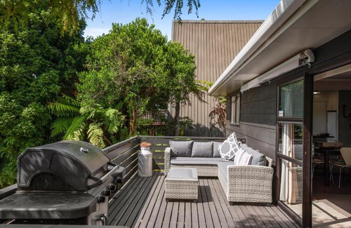 Pukawa House | Pukawa Bay Bach - Fernside