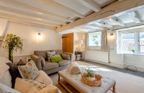 Leicester House | Pump Cottage