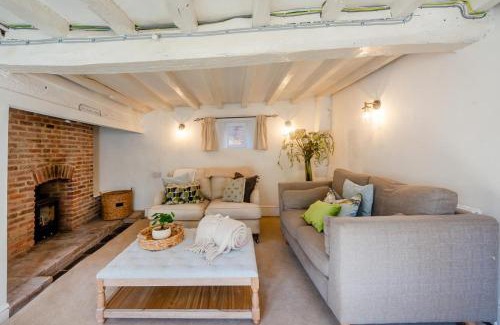 Leicester House | Pump Cottage