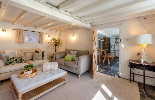 Leicester House | Pump Cottage