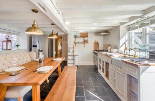 Leicester House | Pump Cottage