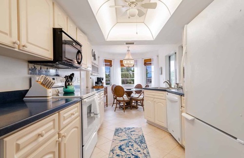Punta Gorda House | Punta Gorda Isles Canal 2 bedroom Home- Sailboat Access! 15 foot dock!