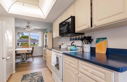 Punta Gorda House | Punta Gorda Isles Canal 2 bedroom Home- Sailboat Access! 15 foot dock!