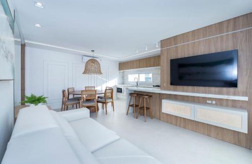 Ze Amandio Apartment | Puntarenas 205 - Excelente apartamento 2 suítes - Finamente mobiliado e decorado - À poucos metros da praia - (Consultar serviços de roupa de cama e banho)