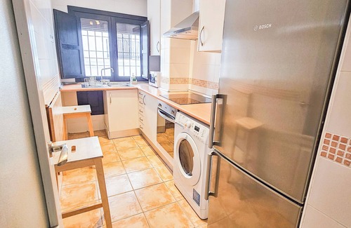 Velez de Benaudalla Apartment | Pura Vida Piso Tranquilo Terraza Piscina Aparcamiento - Playa 15mn, Centro 2mn