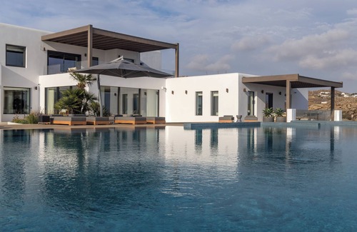 Paraga Villa | Pure Luxury Exclusive Villa State of the Art Villa Excellent Location