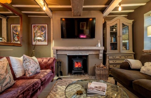 Burton Joyce House | Purple Poppy Cottage