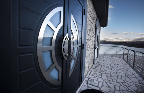 Campolattaro Hotel | Purple Room - Bedroom with lake view
