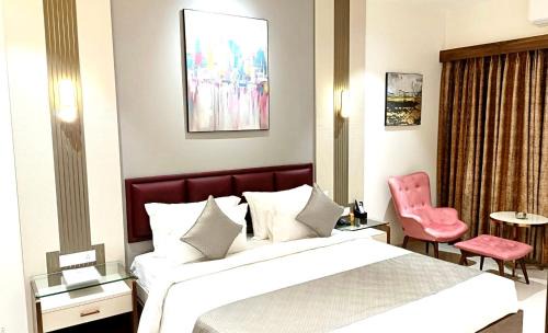 Bhubaneshwar Hotel | PUSHPAK HOTEL & CONVENTION