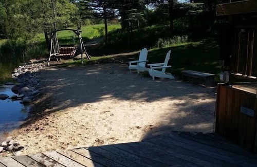 Coloma House | Pvt 35 acre lakefront retreat: LDG sleeps 12- hot tub tennis ct trails and more