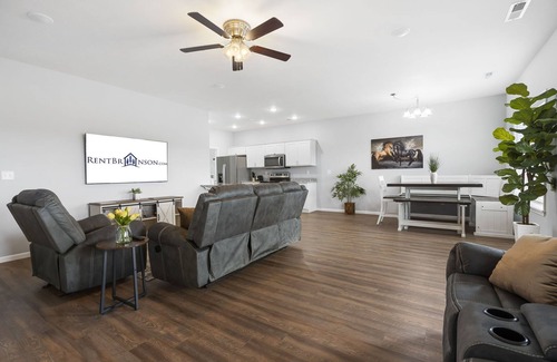 Branson West Condo | Pvt Hot Tub, Golf Course On Site, Ozark Views, Near SDC w Free Tickets!