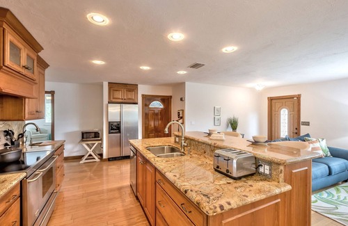 Ormond Shores Estates House | PVT Oasis HTD Pool Home Beach/River/games/bikes/pad board/fireplace/ping pong