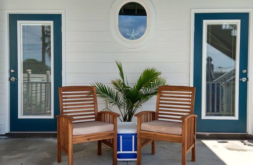 Kiska Beach Apartment | PVT POOL, 2 Br 1 Ba Apt. 1 Street Fr. bch. July special 50%off golfcart.nnnnn
