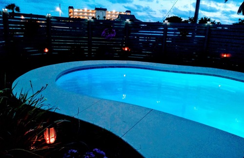 Kiska Beach Apartment | PVT POOL, 2 Br 1 Ba Apt. 1 Street Fr. bch. July special 50%off golfcart.nnnnn