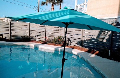 Kiska Beach Apartment | PVT POOL, 2 Br 1 Ba Apt. 1 Street Fr. bch. July special 50%off golfcart.nnnnn