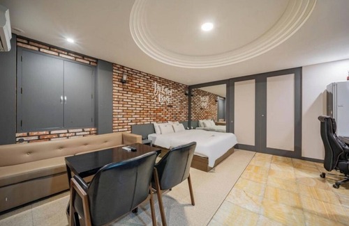 Pyeongtaek Hotel | Pyeongtaek Station Gallery Hotel