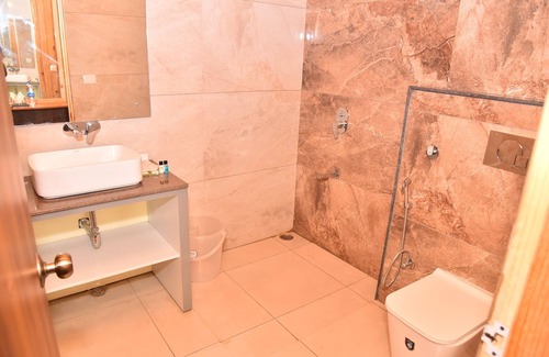 Jogiyana Resort | Qcent Woods Spa & Resort