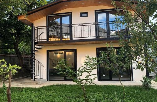 Ambrolauri House | Qoqosa In Racha