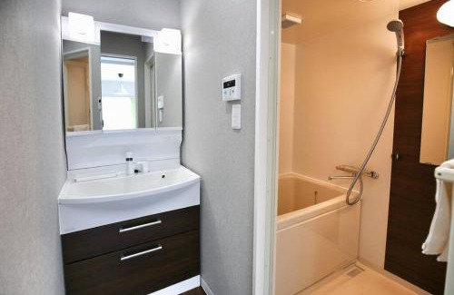 Kitakoiwa Apartment | QU302 Edogawa Japanese Style has direct access to Akihabara and Shinjuku, with convenient free WiFi