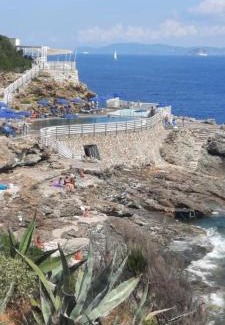 Capo D'arco Apartment | Quadrilocale Capo d'Arco - Goelba