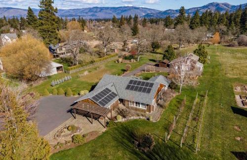 Hood River House | Quail On Sunset