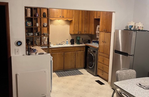 Eureka Apartment | Quaint 1-bedroom apartment in Eureka connected to old Eureka home