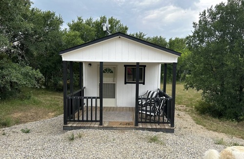 Mineral Wells House | Quaint 1 Bedroom 1 Bath Home on 65 acre ranch.
