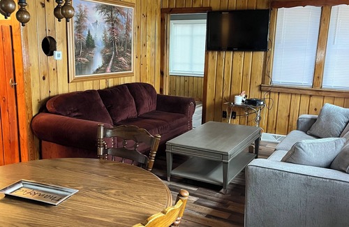 Arbor Vitae Cabin | Quaint 2 bedroom cabin overlooking Brandy Lake in beautiful Minocqua/Woodruff.