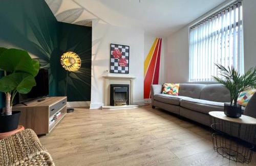 Wigan House | Quaint 2Bed House near Wigan Centre