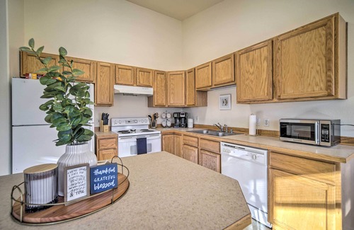 University Area House | Quaint Anchorage Townhome - 6 Miles to Downtown!