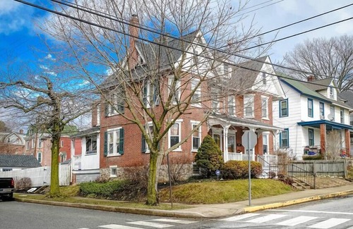 Kennett Square House | Quaint brick townhome in historic Kennett Square