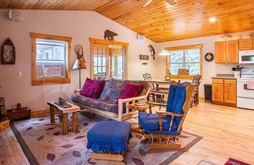 Clam Lake House | Quaint Clam: 2 BR, 1 BA House in Clam Lake, Sleeps 6