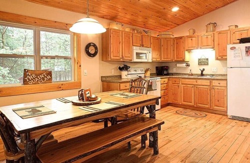 Clam Lake House | Quaint Clam: 2 BR, 1 BA House in Clam Lake, Sleeps 6