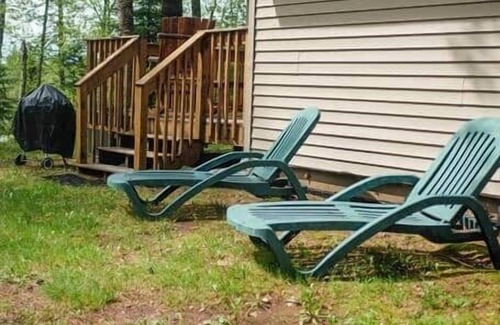 Clam Lake House | Quaint Clam: 2 BR, 1 BA House in Clam Lake, Sleeps 6