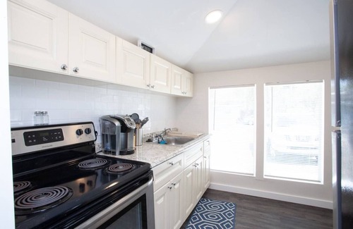 Ozona Cottage | Quaint, Clean and Bright Cottage in Ozona
