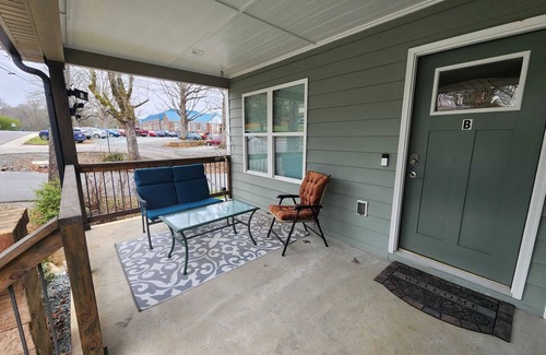 Waxhaw House | Quaint Condo in Waxhaw. Walking distance to all attractions!