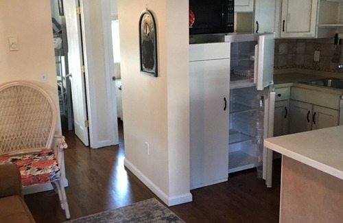 Bradley Beach Cottage | Quaint cottage 5- blocks to the beach.