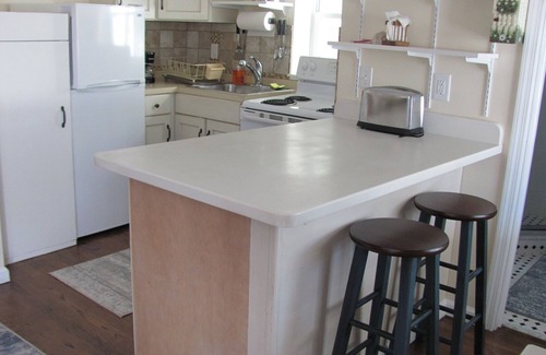 Bradley Beach Cottage | Quaint cottage 5- blocks to the beach.