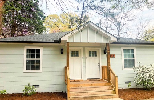 Durham Apartment | Quaint Cottage Minutes From Downtown. Fiber internet, off-street parking!