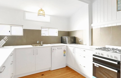 Toogoom House | Quaint, Cute, Pet Friendly Cottage Near The Beach