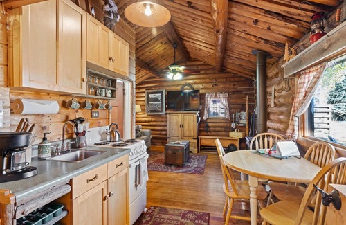Red Lodge Cabin | Quaint historic cabin with hot tub and WiFi, this cozy Wild Bill`s cabin.