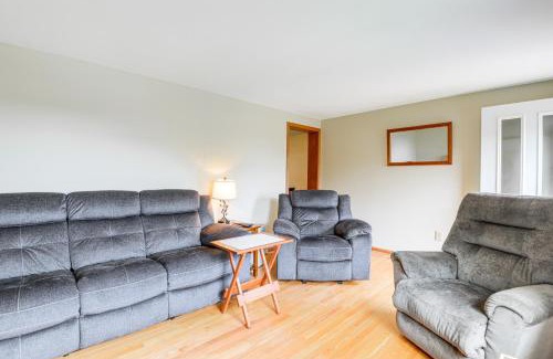 Gill House | Quaint Massachusetts Home with Yard and Grill!