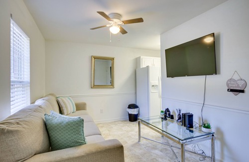 Orangeburg House | Quaint Orangeburg Townhome Near Hospitals & Campus