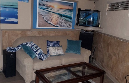 Jacksonville House | Quaint privacy & Relaxation
