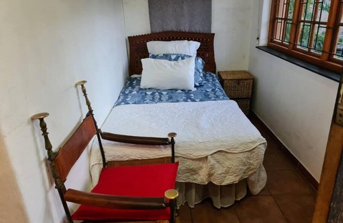 Greater Johannesburg Metropolitan Area Apartment | Quaint, quiet retro charm