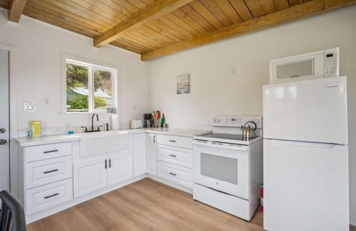 Timber Cove House | Quaint, Remote and Private Coastal Cottage with Stunning Views!