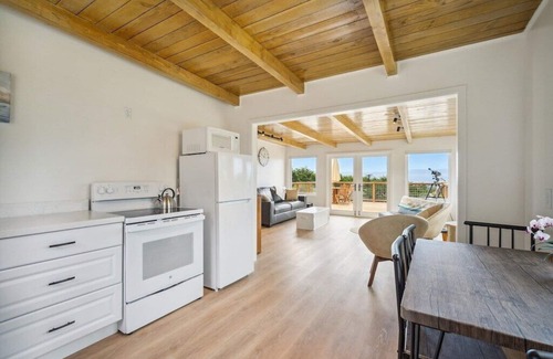 Timber Cove House | Quaint, Remote and Private Coastal Cottage with Stunning Views!