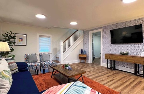 Cliffwood House | Quaint Renovated Single Family